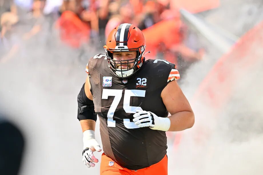 TRADE COMFIRMED!!!: The Browns traded “Joel Bitonio” to their rival in exchange of a powerful hitting star better than him in every aspect of the game