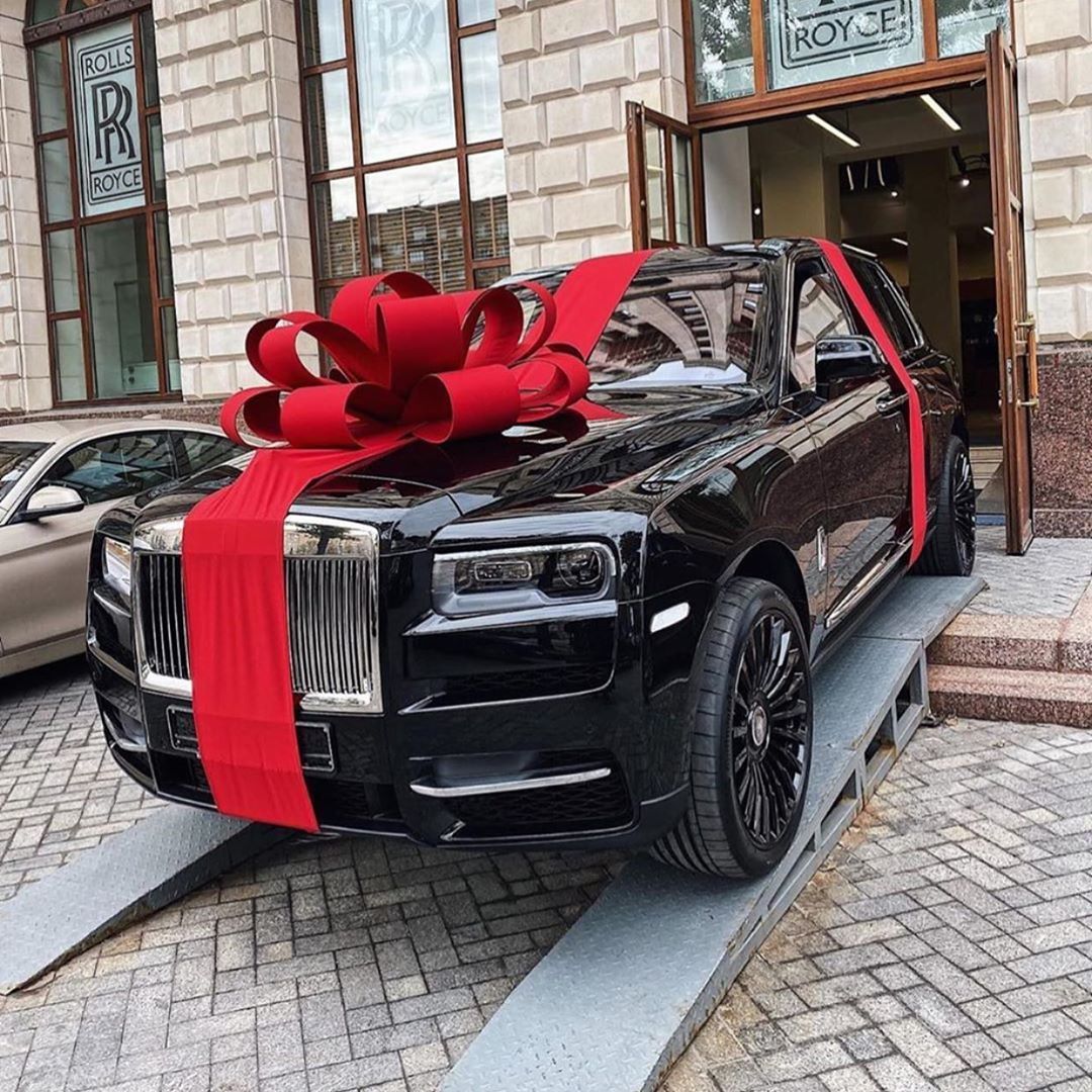 CELEBRATION OF LOVE!!!: “Stefanos Tsitsipas” Gift His Lover A Brand New “Rolls-Royce” As They Celebrate Their Love Anniversary And…Read More…