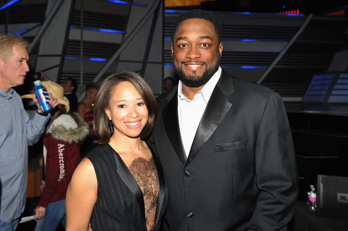 CONGRATULAIONS!!!: LOVE IS BEAUTIFUL!!!: Steelers head coach “Mike Tomlin” and wife “Kiya Tomlin” celebrates their 28th wedding anniversary as they have been married since “1996” which is considered as…