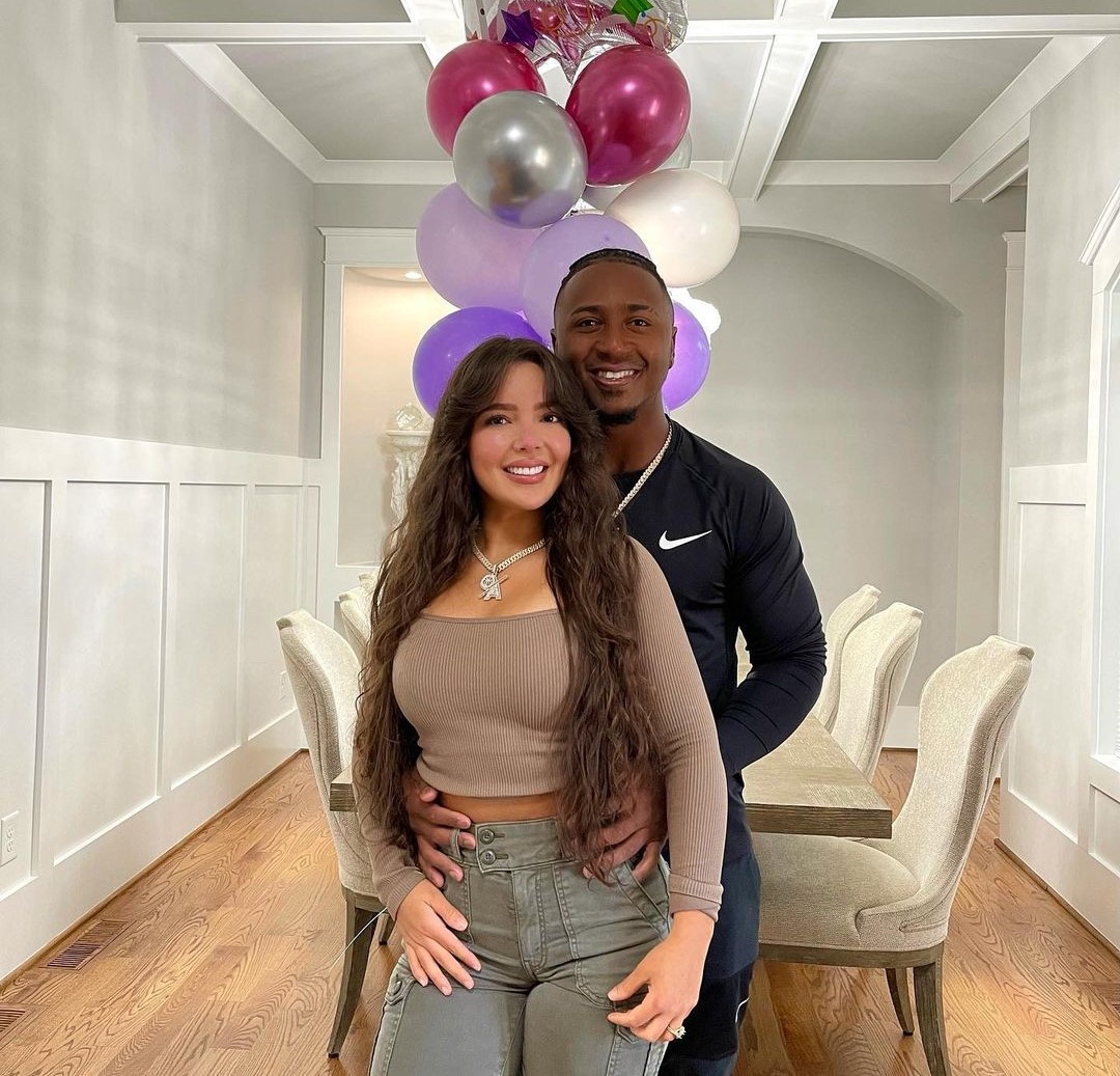 CONGRATULATIONS!!!: Atlanta Braves young star “Ozzie Albies” and his wife “Karen Rodriguez” announced the arrival of a bouncing baby boy  which….Read More…