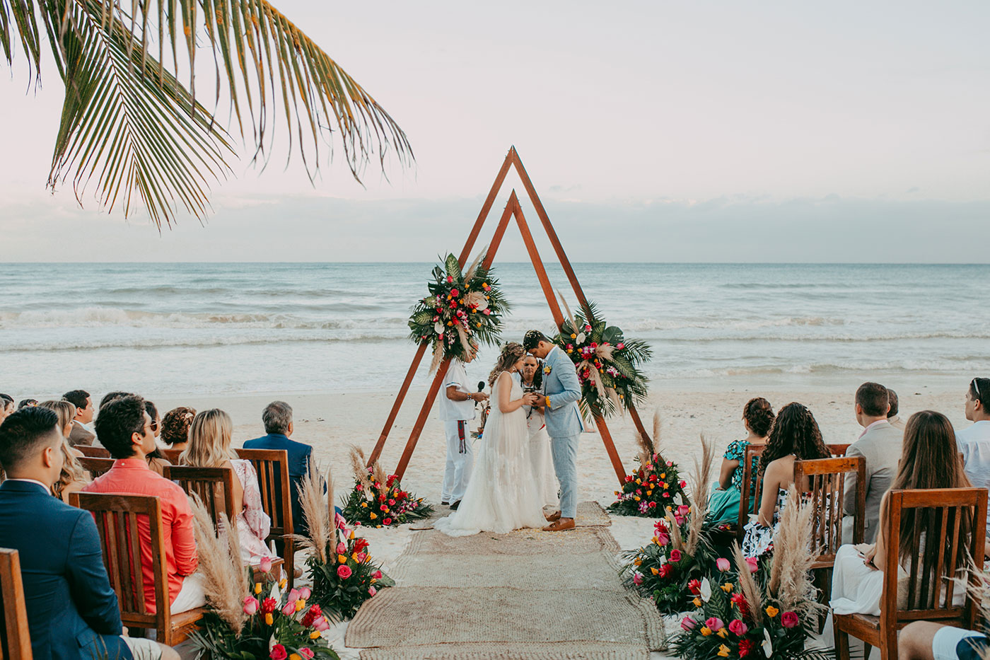 CONGRATULATIONS!!!: “Bru McCoy” of the Vols finally married his beloved girlfriend which was considered as moment of…