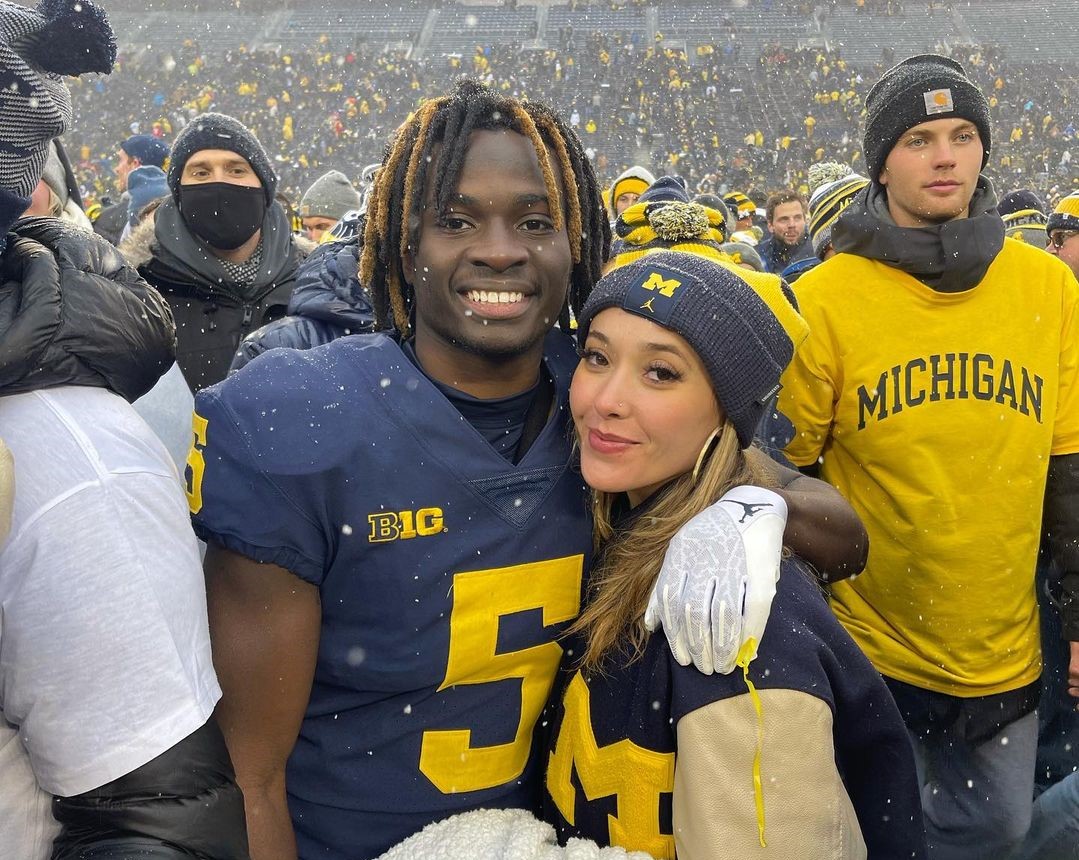 CONGRATULATIONS!!!: MOMENT OF JOY!!!: Michigan DB “Mikey Sainristil” finally wedded his beautiful girlfriend “Seliana Carvalho” which is considered as…