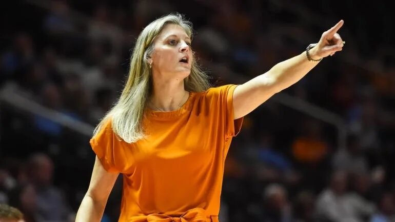 BREAKING NEWS!!!Tennessee female head coach “Kellie Harper” fired after five seasons due to her inability to…