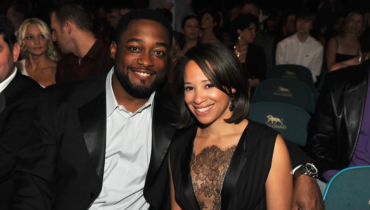 Mike Tomlin  Files Divorce Against Wife To Dissolve 10 Years Marriage For Allegedly Involving In…Read More…